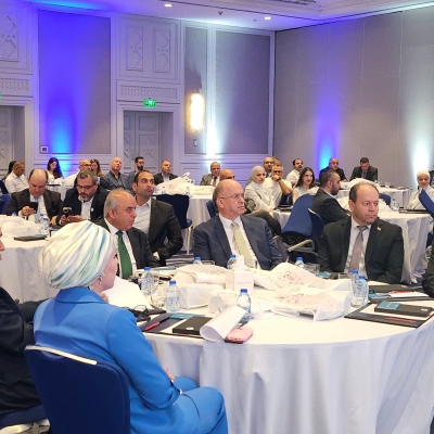 جامعة عمان العربية تشارك في جلسة حوارية حول تمكين التعليم لتسريع الابتكار الرقمي