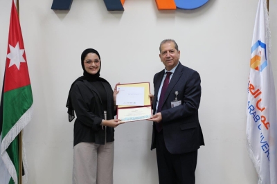 جامعة عمان العربية تحتفي بالإبداع الطلابي وتكرّم الفائزين في مسابقة تصميم اللوغو الجامعي