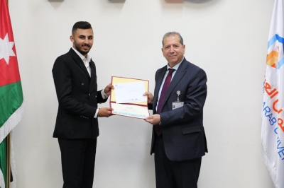 جامعة عمان العربية تحتفي بالإبداع الطلابي وتكرّم الفائزين في مسابقة تصميم اللوغو الجامعي