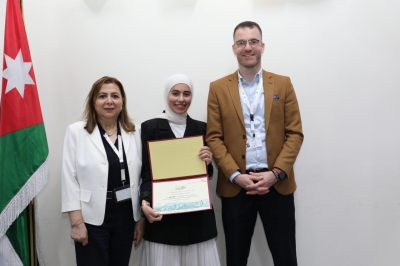 جامعة عمان العربية تحتفي بالإبداع الطلابي وتكرّم الفائزين في مسابقة تصميم اللوغو الجامعي