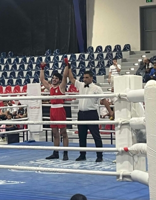 ليث عجيلات يتوّج بذهبية بطولة المملكة للملاكمة