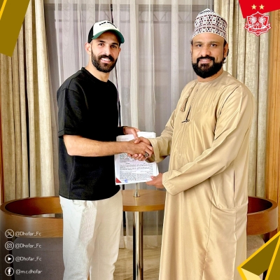 الأردني القرا يجدد لظفار العماني