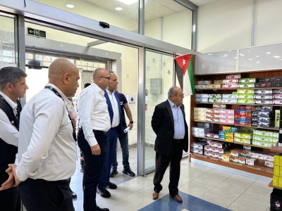 المجالي يتفقد الأسواق الحرة في المدورة