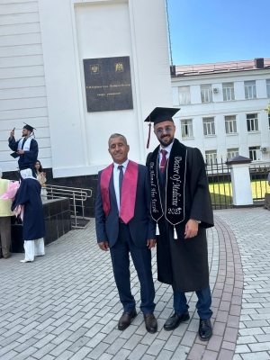 الدكتور أحمد أبو جازوه .. مبروك التخرج