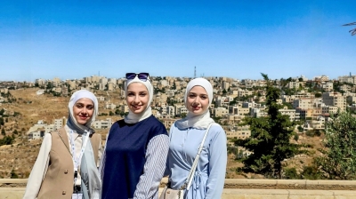 زيارة ميدانية لطلبة هندسة العمارة في جامعة عمان العربية إلى مدينة السلط لتعزيز المهارات التطبيقية والمعرفية