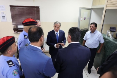 جعفر حسّان يوجه بتسريع تطوير معبر الدرة خلال جولة في العقبة