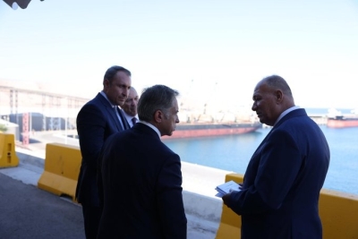 جعفر حسّان يزور ميناء العقبة الجديد ويشيد بارتفاع المناولة 9%