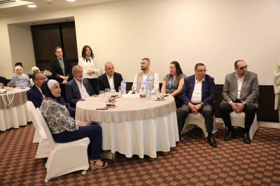 الحنيفات يرعى حفل تخريج المشاركين في مشروع (بذور)