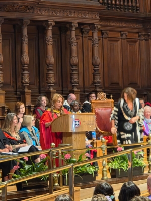 تفاعل كبير مع حديث العين عبلة عماوي عن الملك وغزة بعد تكريمها في جامعة أدنبره