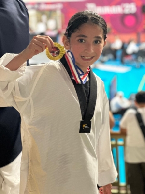 جنى ونور الشخانبة تتألقان في بطولة الفارس الدولية 2025