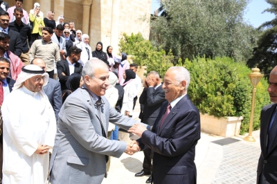 وفد برئاسة رئيس جامعة عمّان العربية يزور الديوان الملكي الهاشمي تأكيداً على الولاء والانتماء الوطني