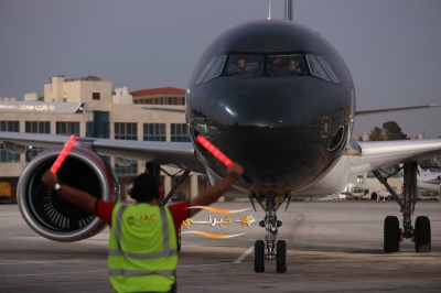 وصول أول طائرة إيرباص A320neo للملكية الأردنية إلى مطار عمّان المدني