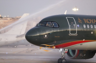 وصول أول طائرة إيرباص A320neo للملكية الأردنية إلى مطار عمّان المدني