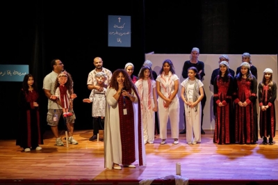 بالصور .. عمان الأهلية تحصد ثلاث جوائز بمهرجان المسرح الدولي بالإسكندرية عن عملها المسرحي 
