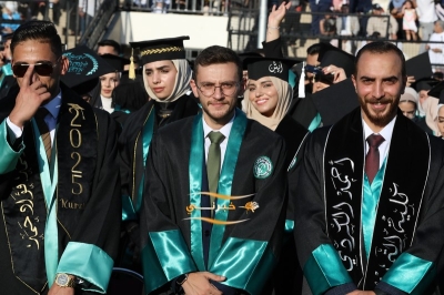 جامعة الزيتونة الأردنية تحتفل بتخريج طلبة الفصل الدراسي الثاني