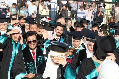 جامعة الزيتونة الأردنية تحتفل بتخريج طلبة الفصل الدراسي الثاني