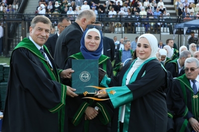 جامعة الزيتونة الأردنية تحتفل بتخريج طلبة الفصل الدراسي الثاني