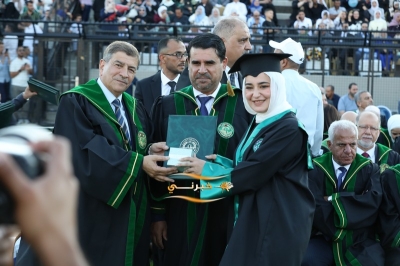 جامعة الزيتونة الأردنية تحتفل بتخريج طلبة الفصل الدراسي الثاني