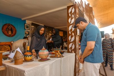 تلاقي الثقافات والحضارات العربية والعالمية في جناح السفارات بمهرجان جرش