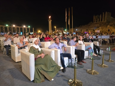 مسرح الساحة الرئيسية في جرش يتزين بالأصالة والتراث واختلاف الثقافات