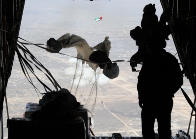 الجيش الاردني ينفذ إنزالين للمساعدات على غزة بمشاركة الإمارات