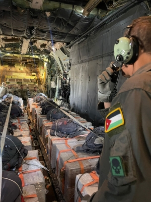 الجيش الاردني ينفذ إنزالين للمساعدات على غزة بمشاركة الإمارات