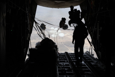 الجيش الاردني ينفذ إنزالين للمساعدات على غزة بمشاركة الإمارات