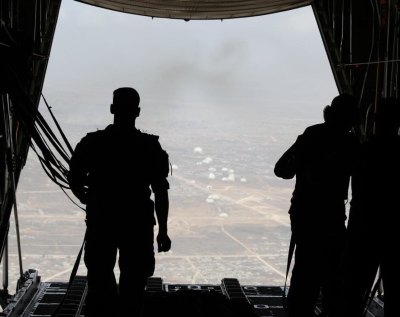 الجيش الاردني ينفذ إنزالين للمساعدات على غزة بمشاركة الإمارات