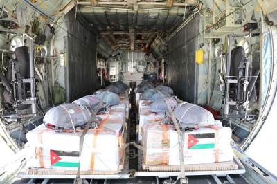 الجيش الاردني ينفذ إنزالين للمساعدات على غزة بمشاركة الإمارات