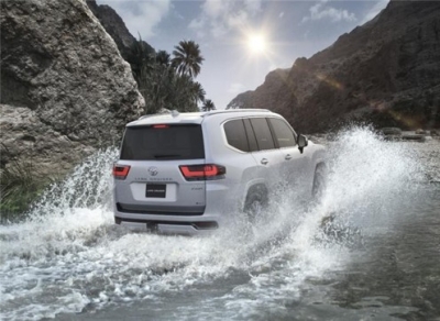 تويوتا تُدشن عصر السيارات الكهربائية للطرقات الوعرة وتطلق أول لاند كروزر هايبرد في الشرق الأوسط وقريبًا في الأردن