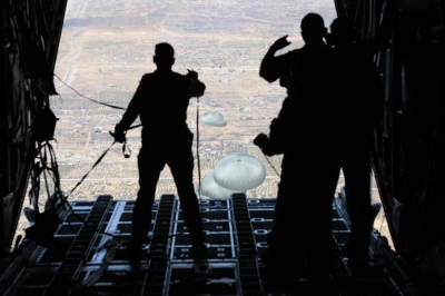 الجيشان الأردني و الإماراتي ينفذان إنزالين جويين على قطاع غزة