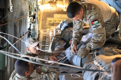 الجيشان الأردني و الإماراتي ينفذان إنزالين جويين على قطاع غزة