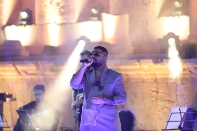 نويل خرمان والفنان الأخرس يطرزان المسرح الشمالي بالجمال في مهرجان جرش