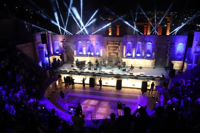 نويل خرمان والفنان الأخرس يطرزان المسرح الشمالي بالجمال في مهرجان جرش