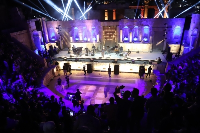 نويل خرمان والفنان الأخرس يطرزان المسرح الشمالي بالجمال في مهرجان جرش