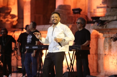 محمد حماقي وليلة غناء مصرية مميزة على المسرح الجنوبي في جرش