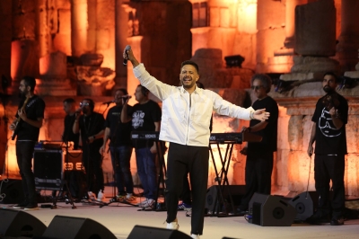 محمد حماقي وليلة غناء مصرية مميزة على المسرح الجنوبي في جرش