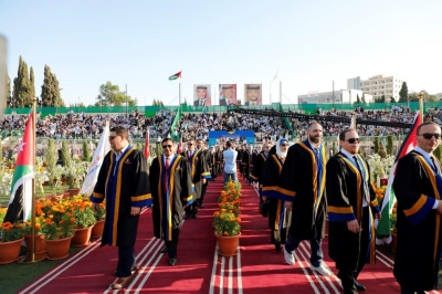 الجازي يرعى حفل تخريج الفوج الخامس والعشرين من طلبة جامعة عمان العربية