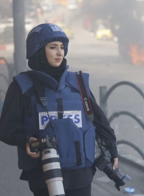 الاحتلال يصيب 3 فلسطينيين برام الله ويعتقل صحفية بالخليل