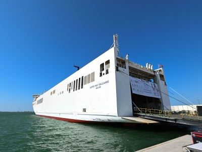 سفينة خليفة الإنسانية تصل العريش تمهيداً لنقل المساعدات الإماراتية إلى غزة