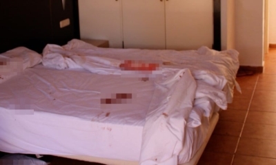 مراهق يهاجم السائحات في جزيرة.. ويترك غُرفهن مُلطخة بالدماء