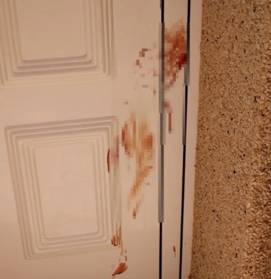 مراهق يهاجم السائحات في جزيرة.. ويترك غُرفهن مُلطخة بالدماء