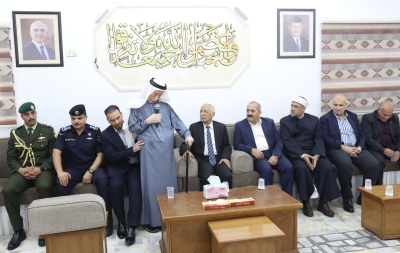 مندوبا عن الملك وولي العهد.. العيسوي يعزي عشائر العكور والشرع والمجالي والبلوي