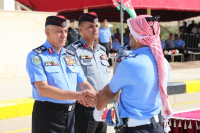 يرعى تخريج كوكبة من مستجدي الأمن العام
