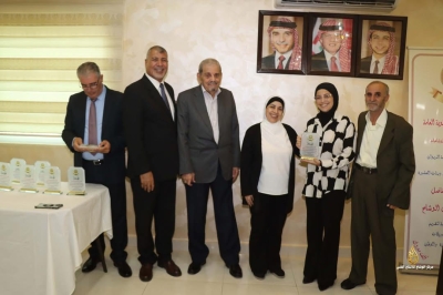 عشيرة الوشاح تكرم أبناءها وبناتها الناجحين في الثانوية العامة