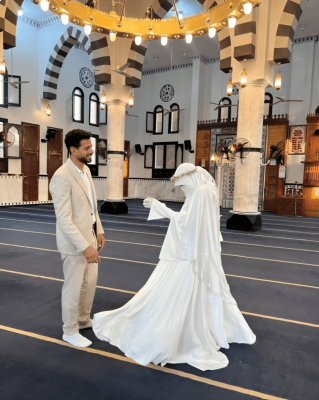 بعد جلسة تصوير عروسين داخل المسجد.. الأوقاف المصرية تحيل إماما للتحقيق - صور