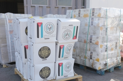 40 طناً من المساعدات الغذائية تُسقطها طائرات أردنية ودولية على غزة - صور