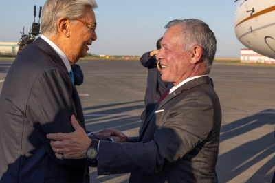 الملك يصل الى كازاخستان  - صور