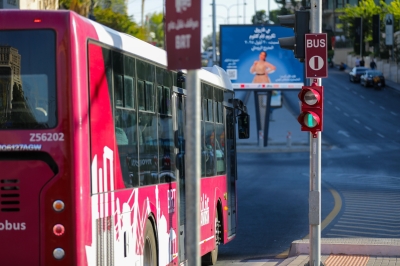 رؤوس إشارات ضوئية خاصة بالباص السريع - صور