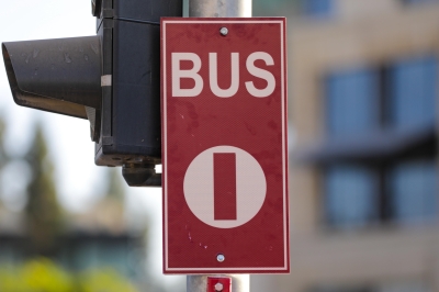 رؤوس إشارات ضوئية خاصة بالباص السريع - صور